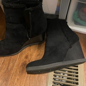 Wedge boot